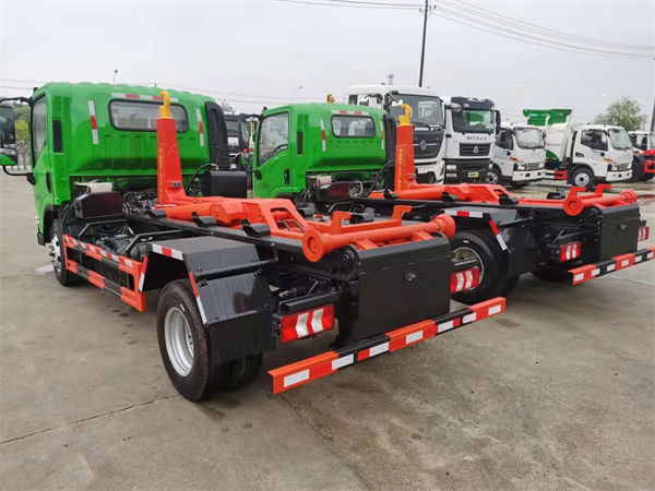 柳汽L2藍牌車廂可卸式垃圾車