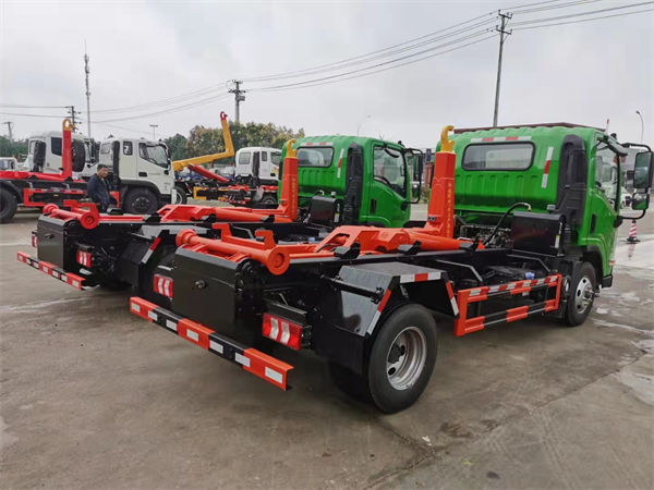 柳汽L2藍牌車廂可卸式垃圾車