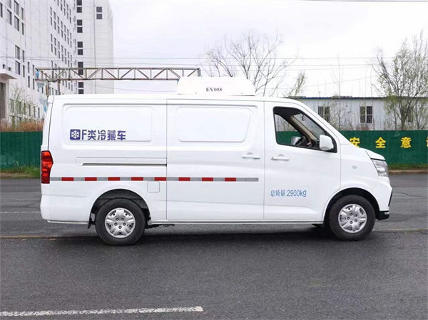 長安睿行EM80純電動冷藏車