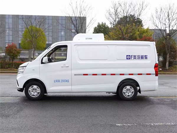 長安睿行EM80純電動冷藏車