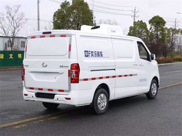 長安睿行EM80純電動冷藏車