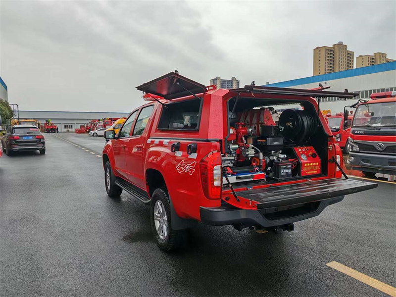 福田大將軍柴油四驅(qū)指揮車應急前突車未來戰(zhàn)場上的智能指揮中心