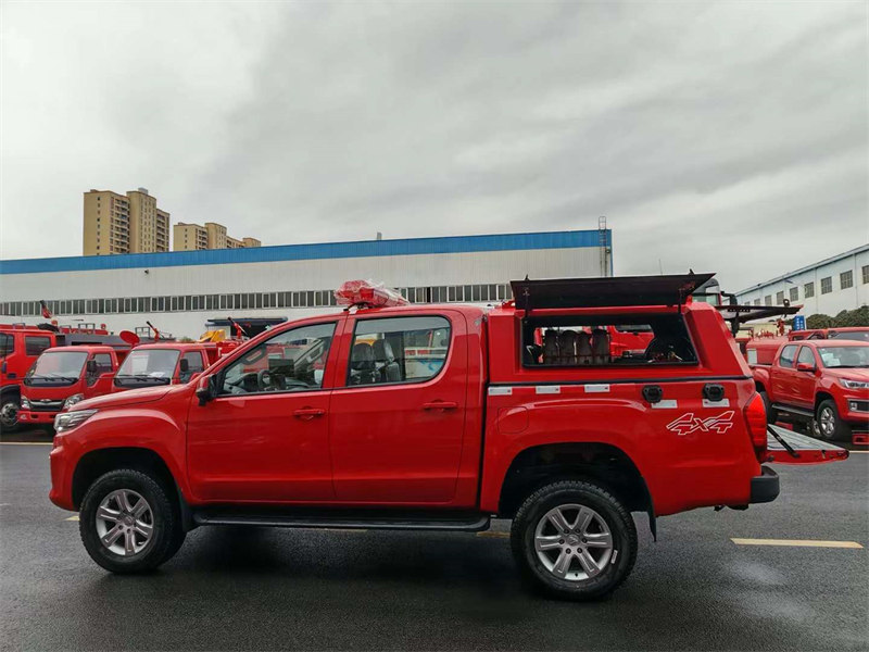 福田大將軍柴油四驅(qū)指揮車應急前突車未來戰(zhàn)場上的智能指揮中心
