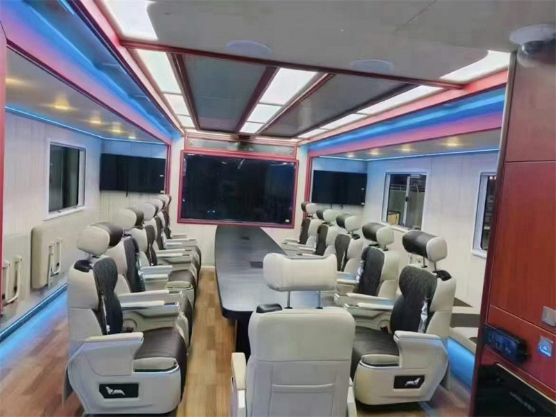 大中型指揮車汕德卡12米大型雙擴(kuò)展箱體結(jié)構(gòu)