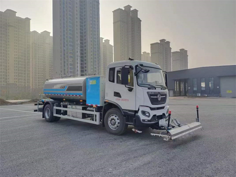 KLF天錦新能源純電動(dòng)路面清洗車(chē)高效清潔靈活多樣