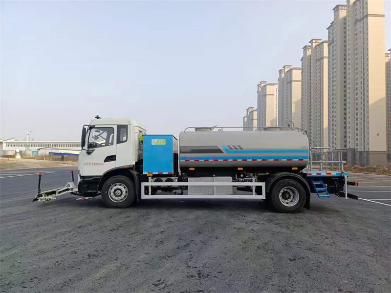 KLF天錦新能源純電動(dòng)路面清洗車(chē)高效清潔靈活多樣
