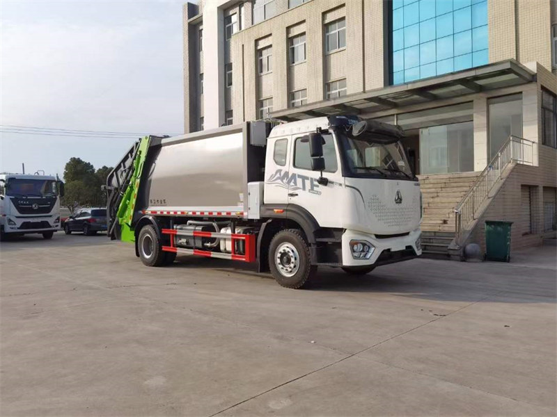 單橋壓縮王重汽豪沃1418方壓縮垃圾車現(xiàn)車