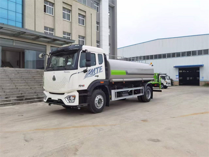 重汽豪沃寬體寬臥14方綠化噴灑車廠家直銷