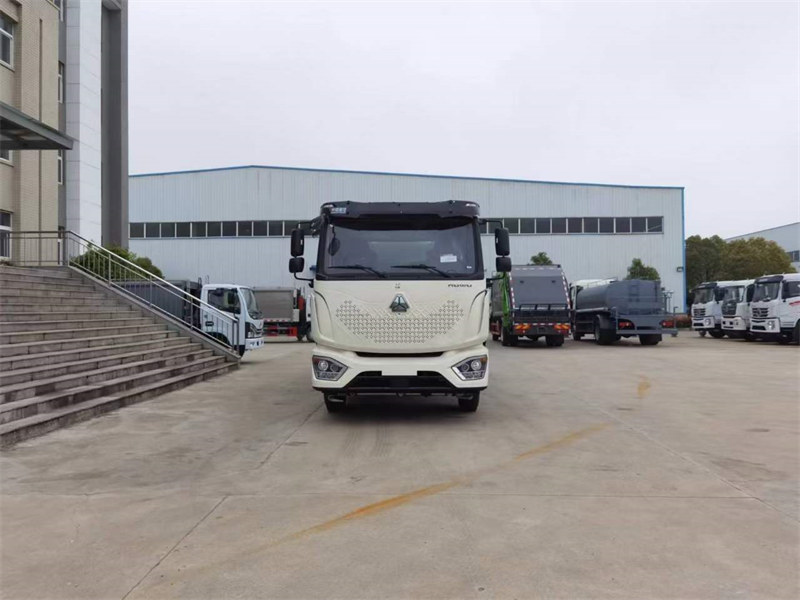 重汽豪沃寬體寬臥14方綠化噴灑車廠家直銷