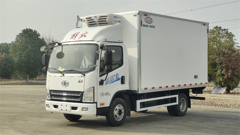 解放冰冰虎V云內(nèi)140冷藏車2.5排量
