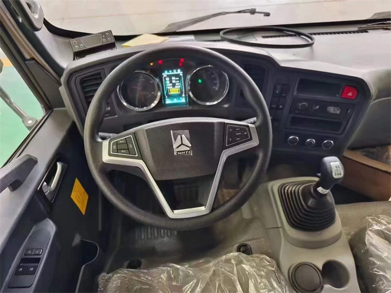 4米2寬體體重汽豪沃將悍?冷藏車包上個人戶帶營運證