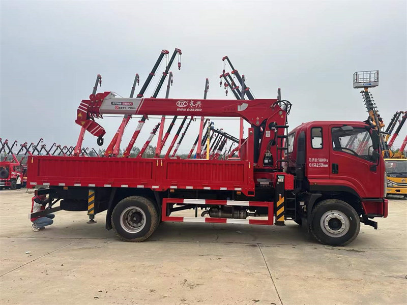 陜汽軒德X9短軸距隨車吊新一代運輸神器驚艷登場