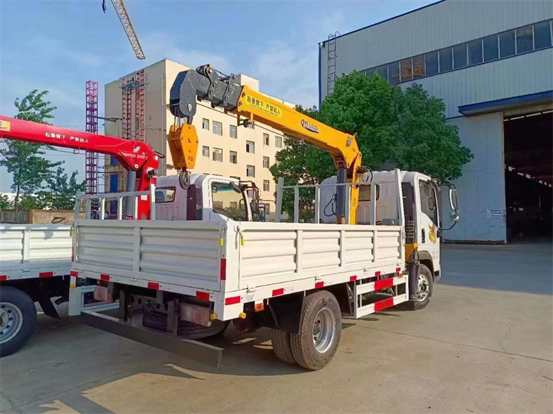 重汽豪曼藍牌隨車吊生產(chǎn)廠家價格實惠