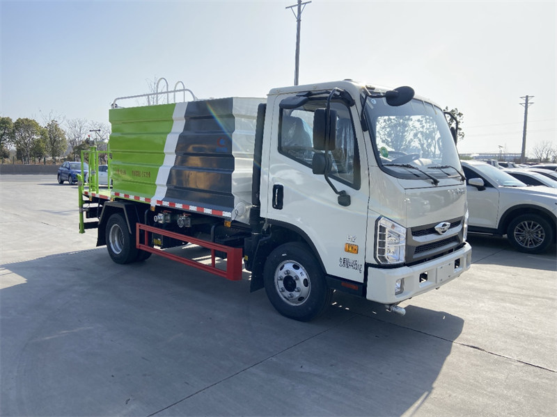 福田領(lǐng)航H2藍(lán)牌7方抑塵車出廠價格9萬左右