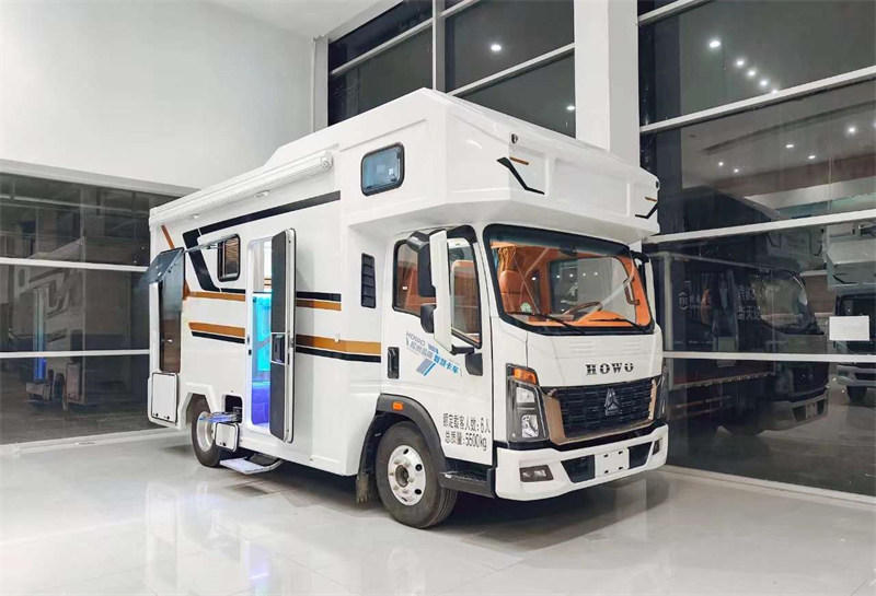 豪沃統(tǒng)帥平頭輕卡房車廠家直銷輕盈舒適實用至上