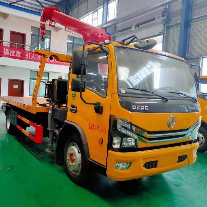 東風(fēng)多利卡D8帶吊清障車4400軸距玉柴165馬力