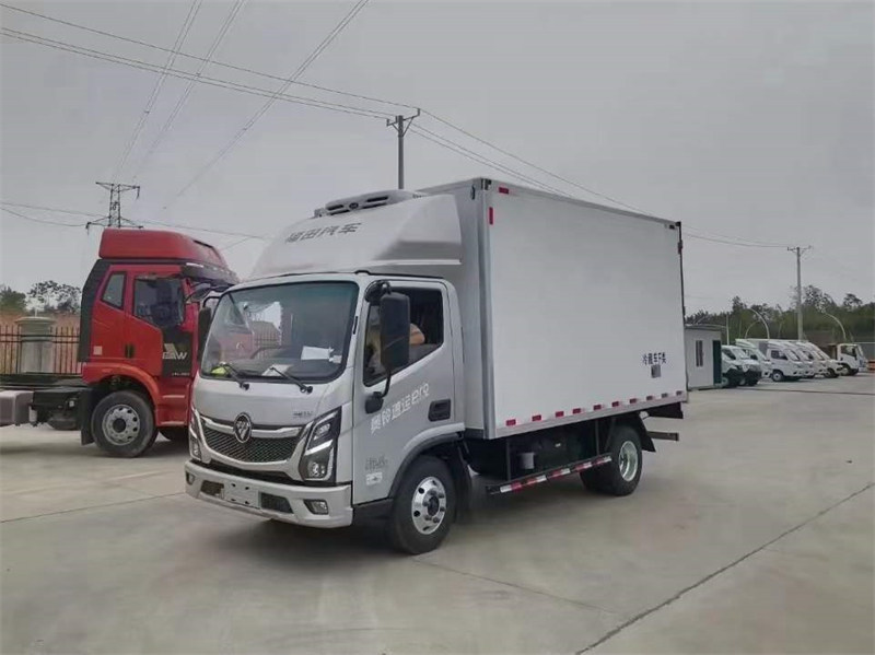 福田奧鈴玉兔3自動(dòng)擋寬體駕駛室冷藏車廠家報(bào)價(jià)實(shí)惠