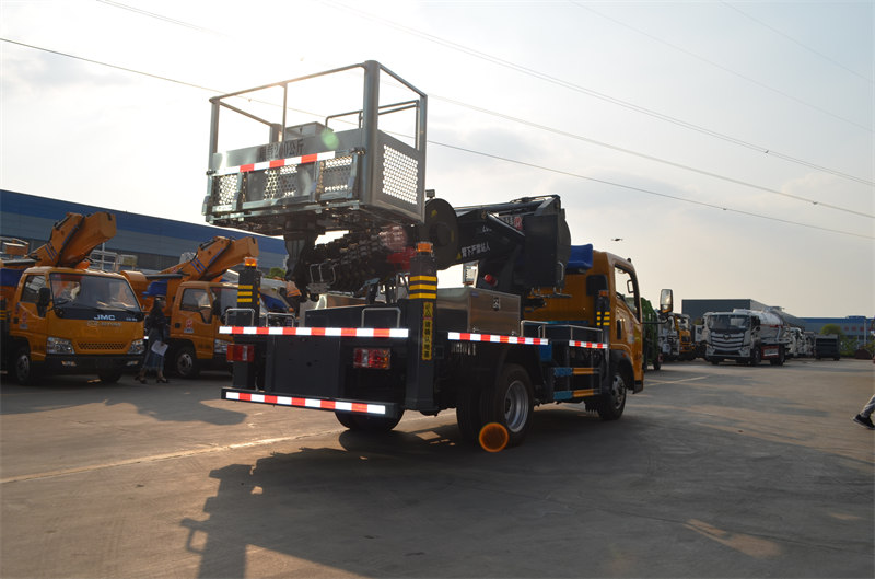 重汽豪沃28米藍牌高空作業(yè)車免征全國可上戶