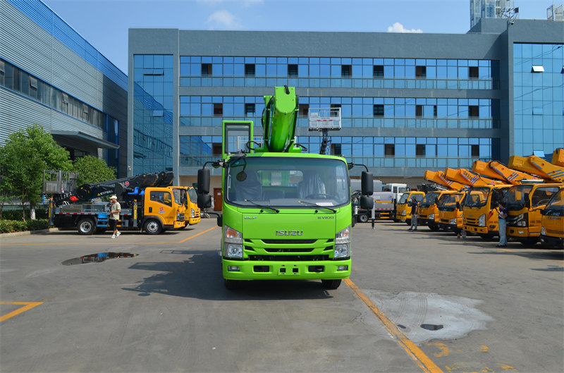 出口高空車五十鈴國六藍牌直臂伸縮式高空作業(yè)車