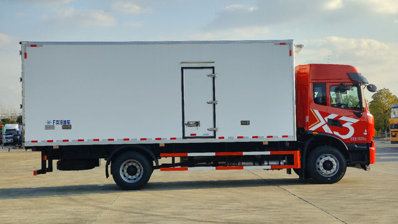 東風(fēng)暢行X3新款冷藏車