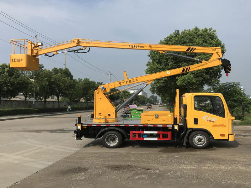 國六解放13.5米高空作業(yè)車
