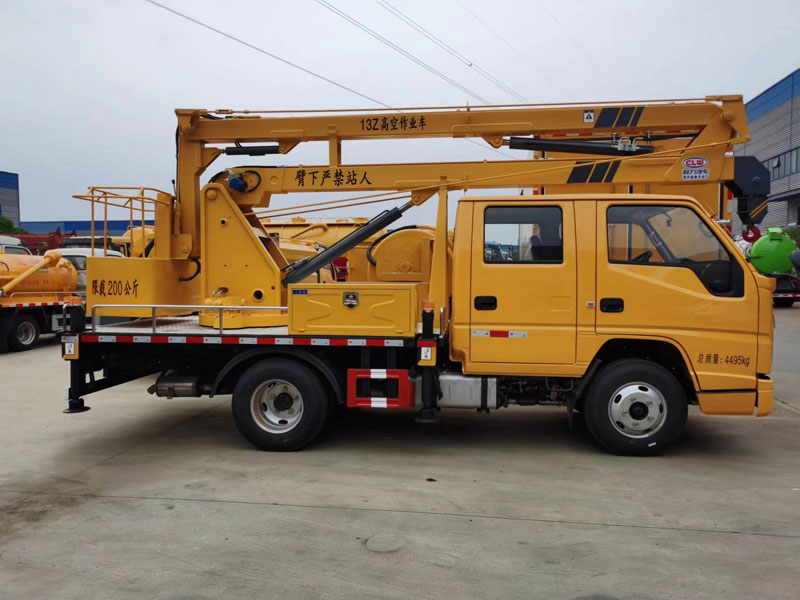 國六藍(lán)牌江鈴順達(dá)13米高空作業(yè)車