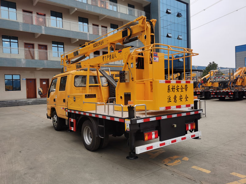 國六藍(lán)牌江鈴順達(dá)13米高空作業(yè)車