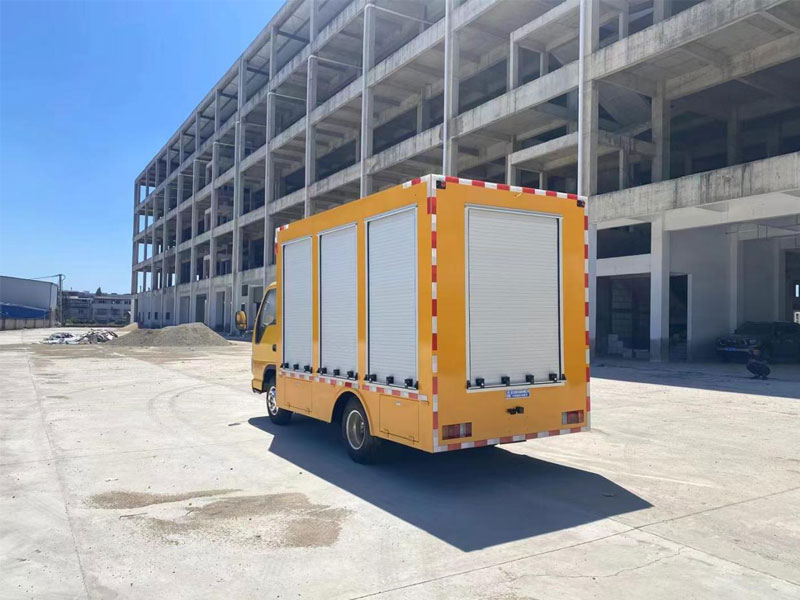五十鈴大流量排水搶險(xiǎn)車現(xiàn)車