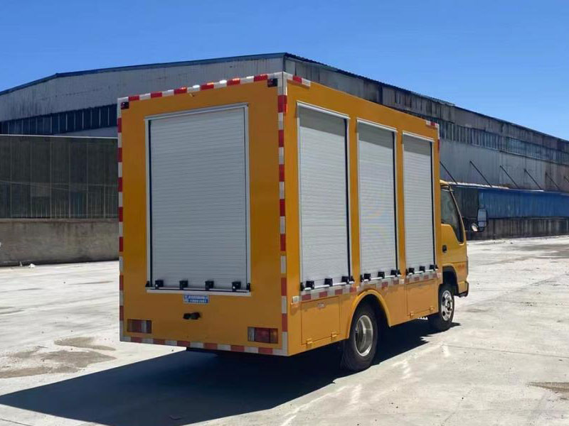 五十鈴大流量排水搶險(xiǎn)車現(xiàn)車