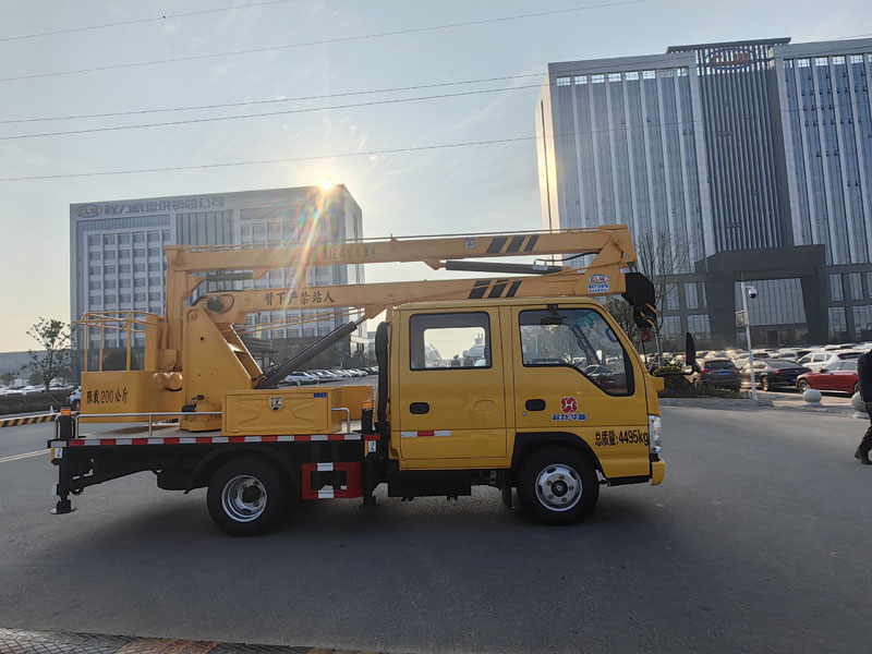 國六慶鈴鈴咖13米高空作業(yè)車