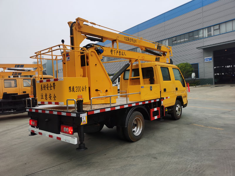 國六五十鈴13米國六高空作業(yè)車
