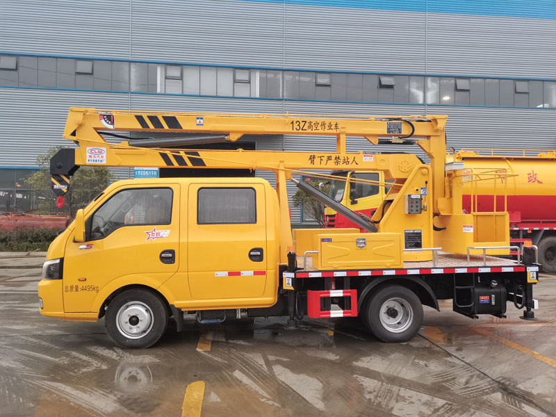 國六東風(fēng)途逸13米折疊臂高空作業(yè)車