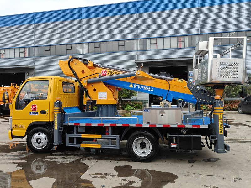 國六慶鈴五十鈴28米高空作業(yè)車