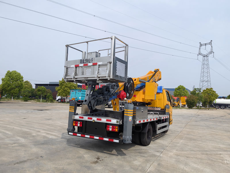 國六江鈴30米伸縮臂式高空作業(yè)車