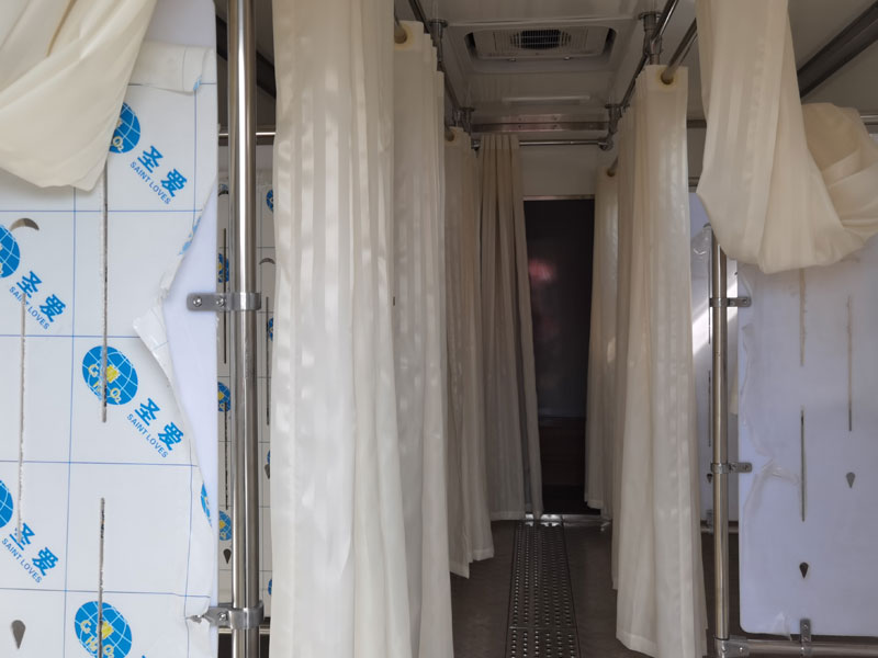 重汽豪沃淋浴車ZZ5187XXYN711GF1