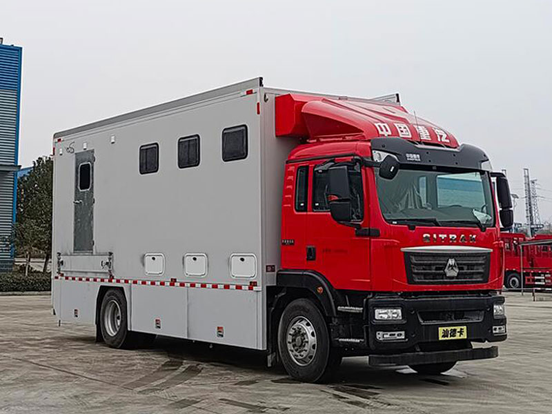 汕德卡廁所車ZZ5186XXYN561GF1