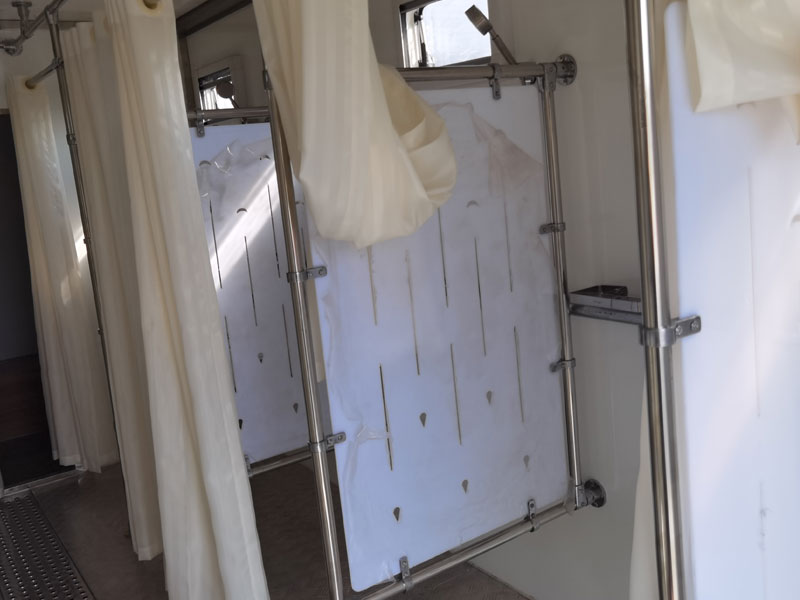 重汽汕德卡淋浴車參數(shù)配置