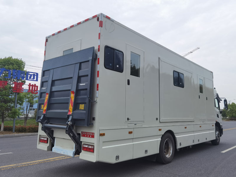東風手術(shù)車安全可靠方便操作