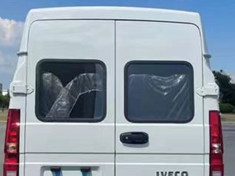 依維柯運兵車整車技術(shù)參數(shù)