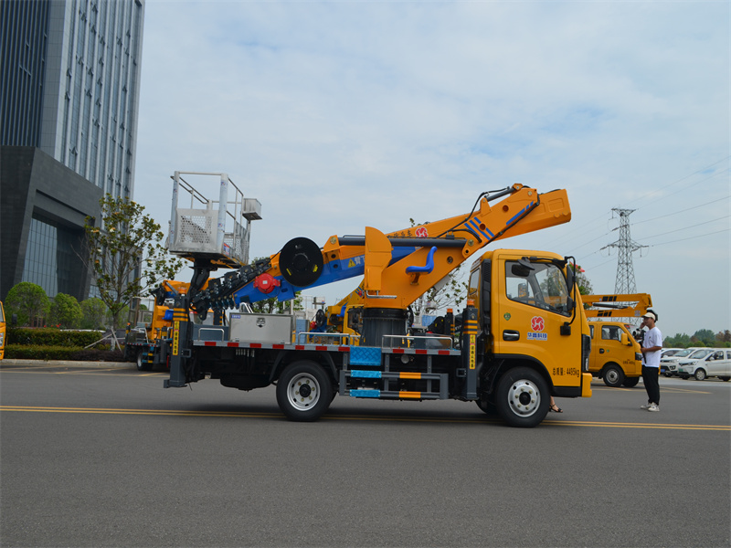 東風多利卡國六藍牌31米直臂伸縮式高空作業(yè)車工作巨匠高空無憂