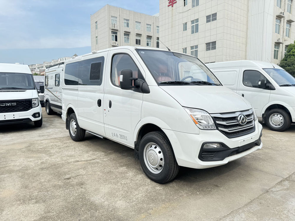 V80短低宿營(yíng)車(chē)現(xiàn)車(chē)一臺(tái)12.98萬(wàn)