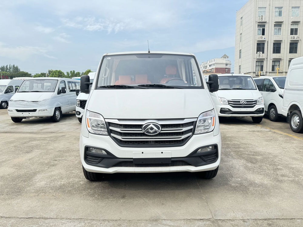 V80短低宿營(yíng)車(chē)現(xiàn)車(chē)一臺(tái)12.98萬(wàn)