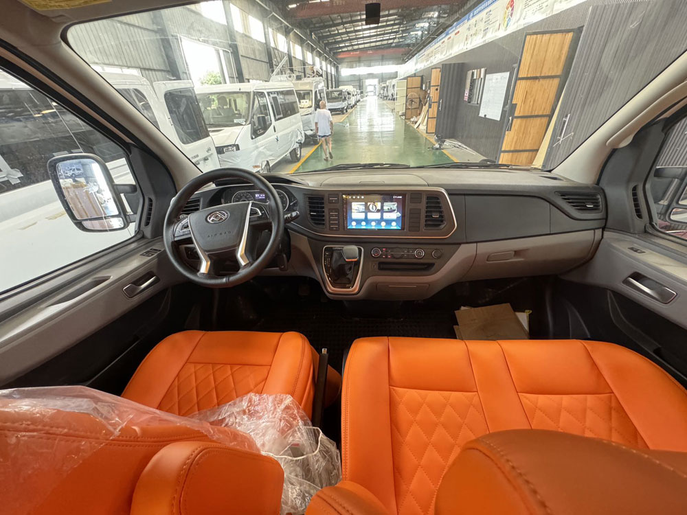 V80短低宿營(yíng)車(chē)現(xiàn)車(chē)一臺(tái)12.98萬(wàn)