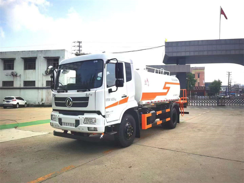 12方綠化噴灑車新品推薦罐體質(zhì)保三年
