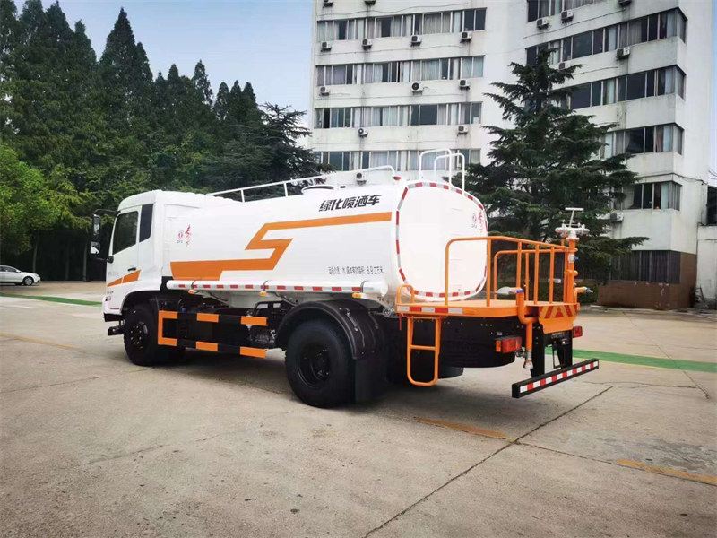 12方綠化噴灑車新品推薦罐體質(zhì)保三年