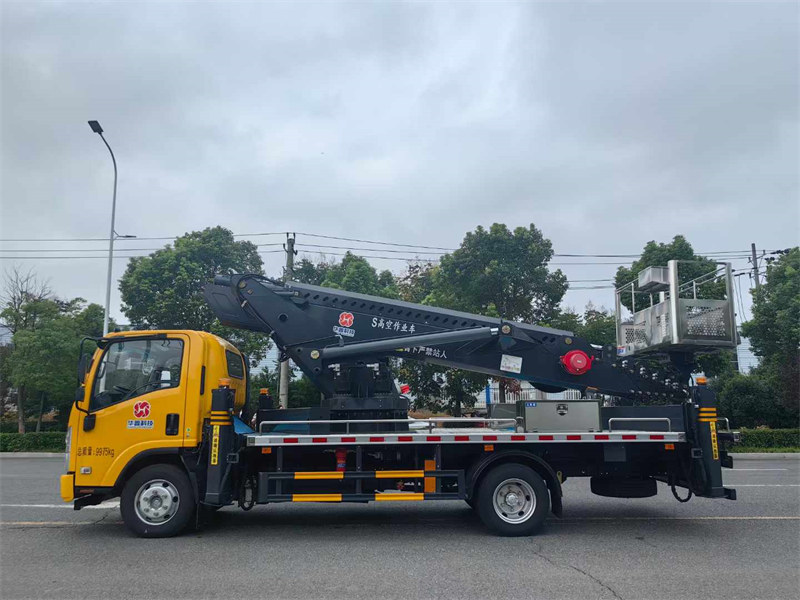 慶鈴鈴咖36米直臂高空作業(yè)車(chē)云內(nèi)150馬力發(fā)動(dòng)機(jī)動(dòng)力強(qiáng)勁