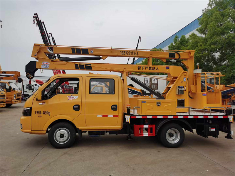 東風(fēng)途逸13米藍(lán)牌折臂高空作業(yè)車廠家直銷