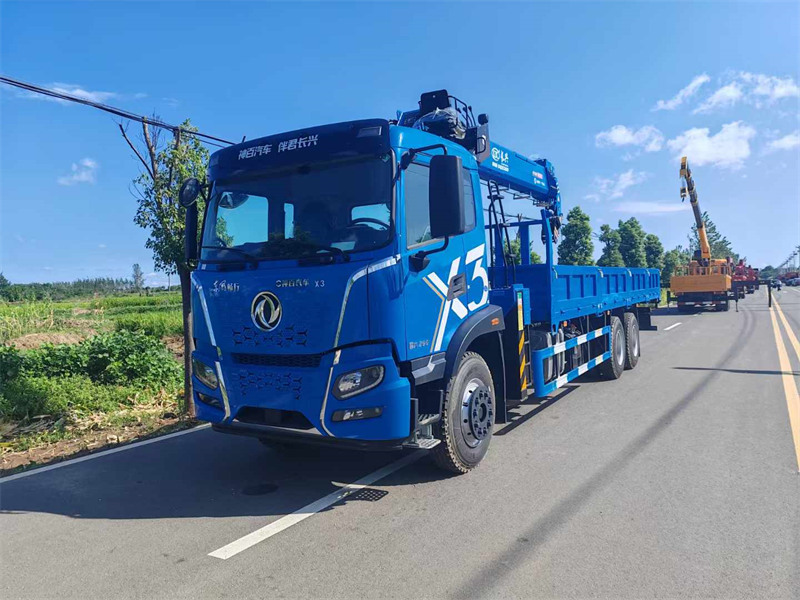 東風(fēng)暢行X3后八輪隨車(chē)吊品質(zhì)過(guò)硬配置高端性?xún)r(jià)比逆天