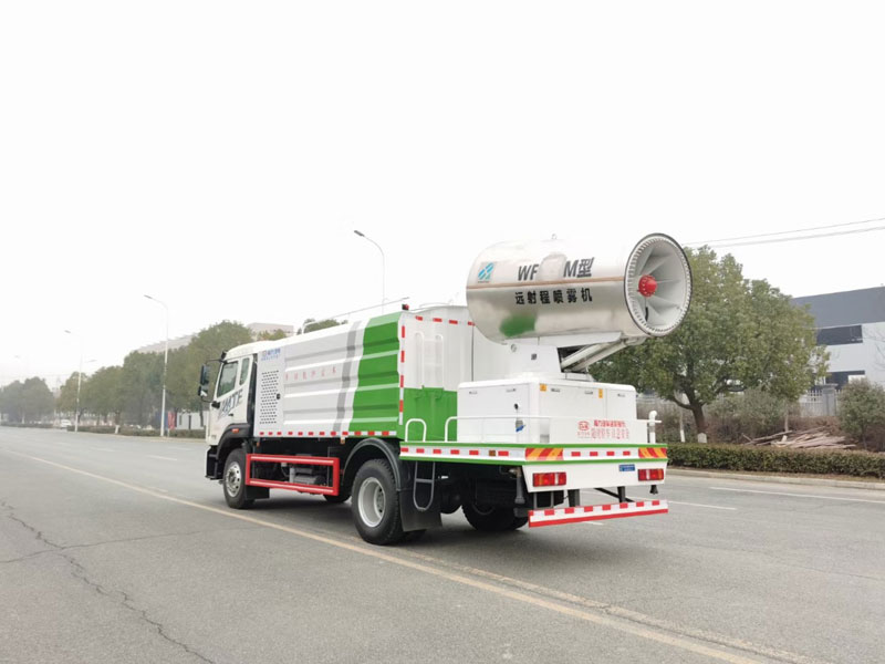 重汽豪沃單橋12-13.3方多功能抑塵車