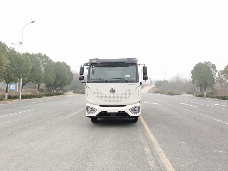 重汽豪沃單橋12-13.3方多功能抑塵車